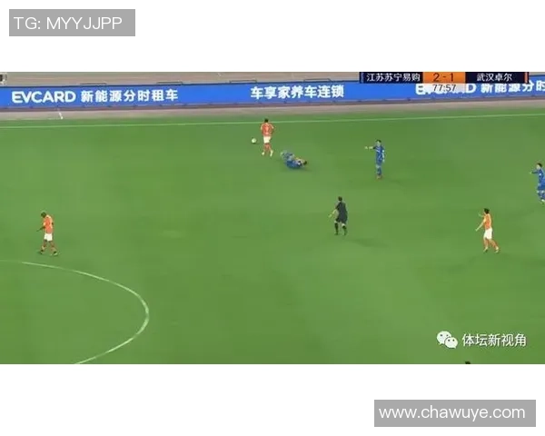 穿红色足球鞋的球星是谁 他们的独特魅力和球场表现解析